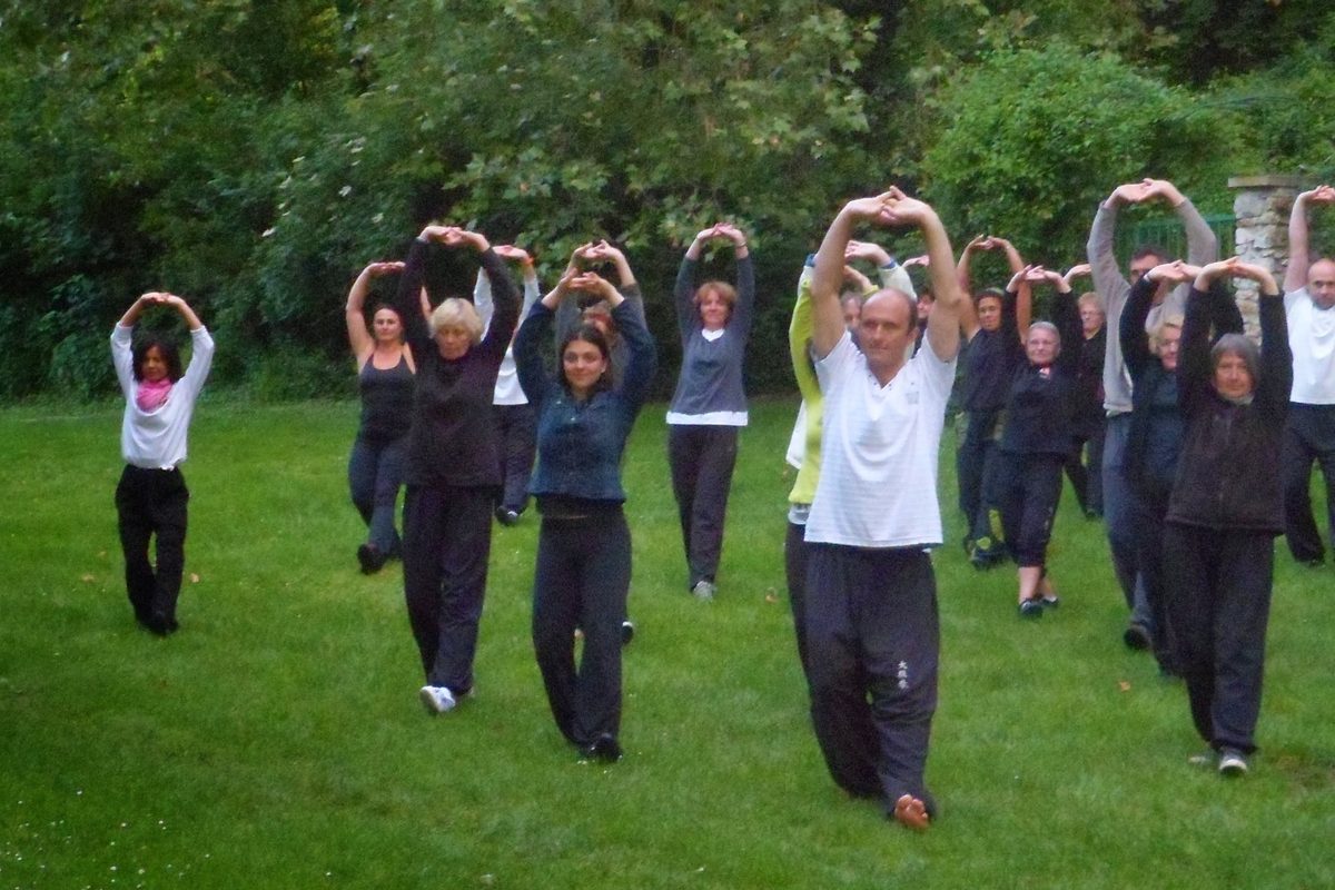 Cours de Qi Gong en groupe